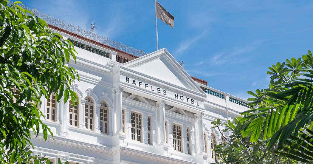 Raffles Singapoue luxe RHS Hotel Facade Side